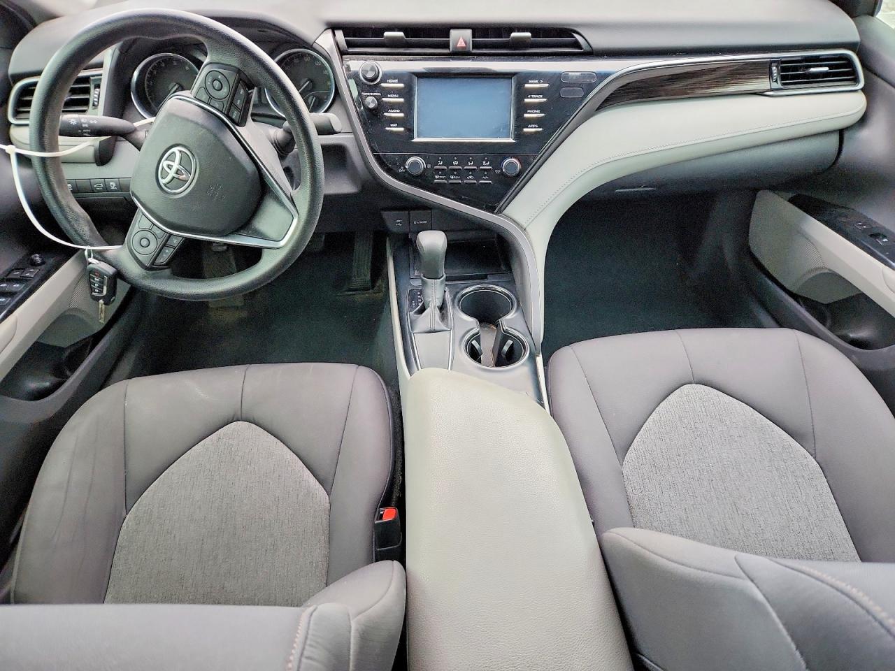 2019 TOYOTA CAMRY LE photo 15