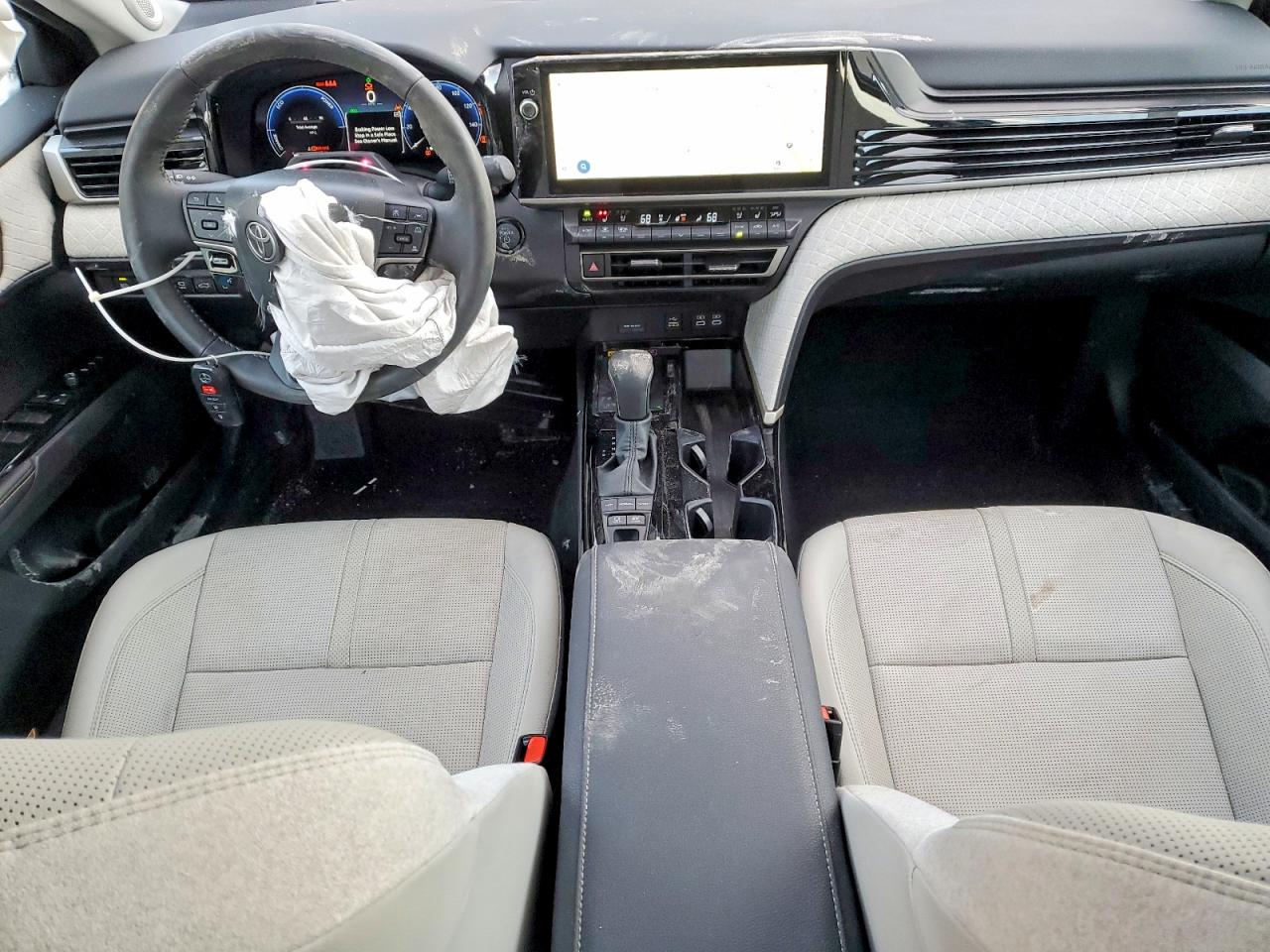 2025 TOYOTA CAMRY XLE photo 15