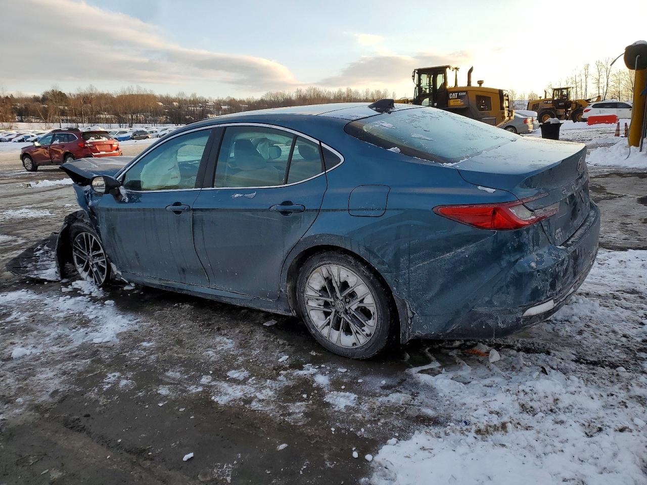 2025 TOYOTA CAMRY XLE photo 3