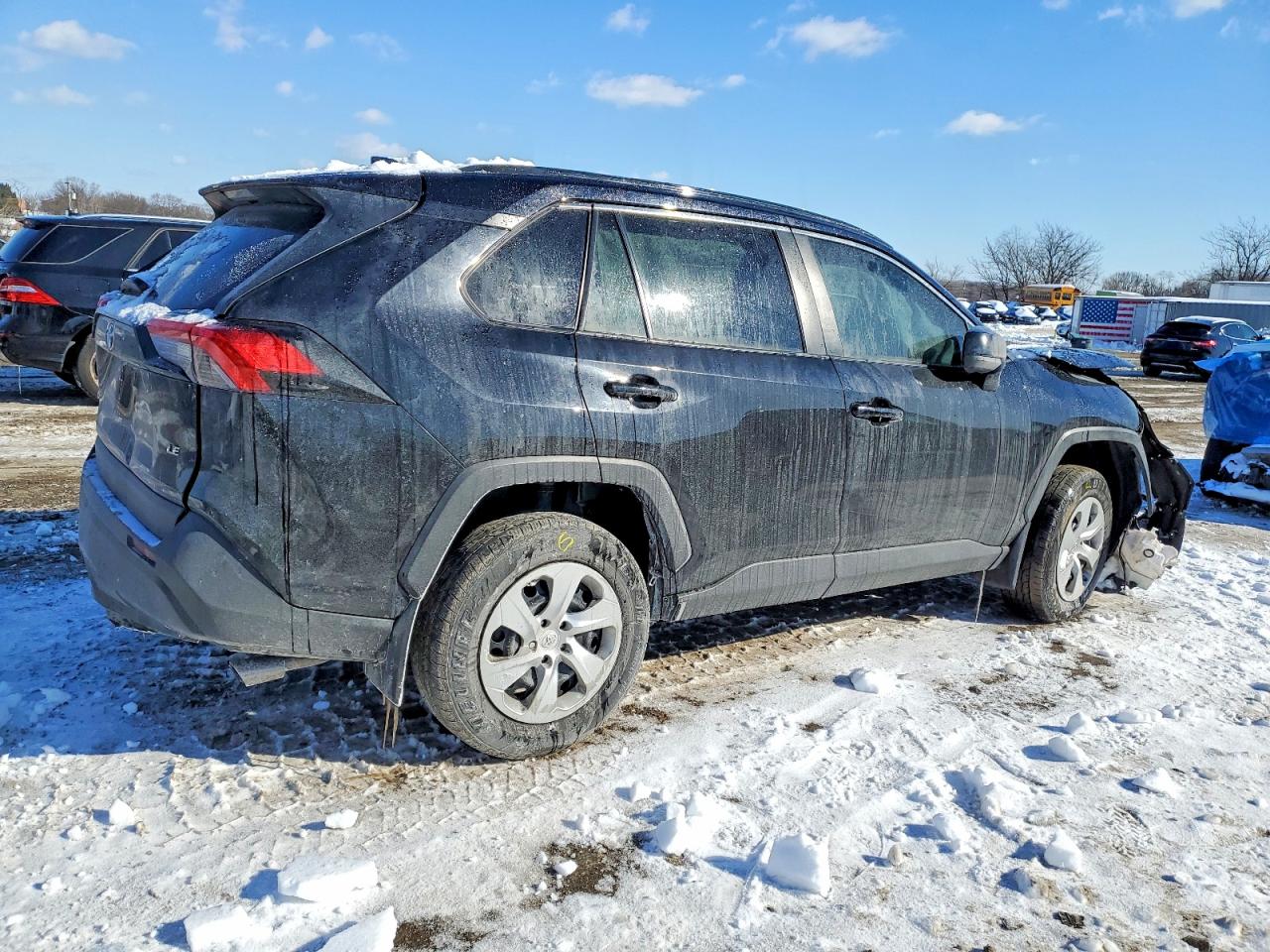 2021 TOYOTA RAV4 LE photo 5