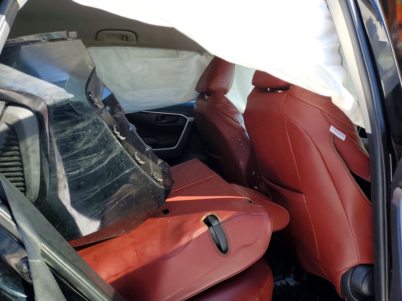 2021 TOYOTA RAV4 LE photo 21