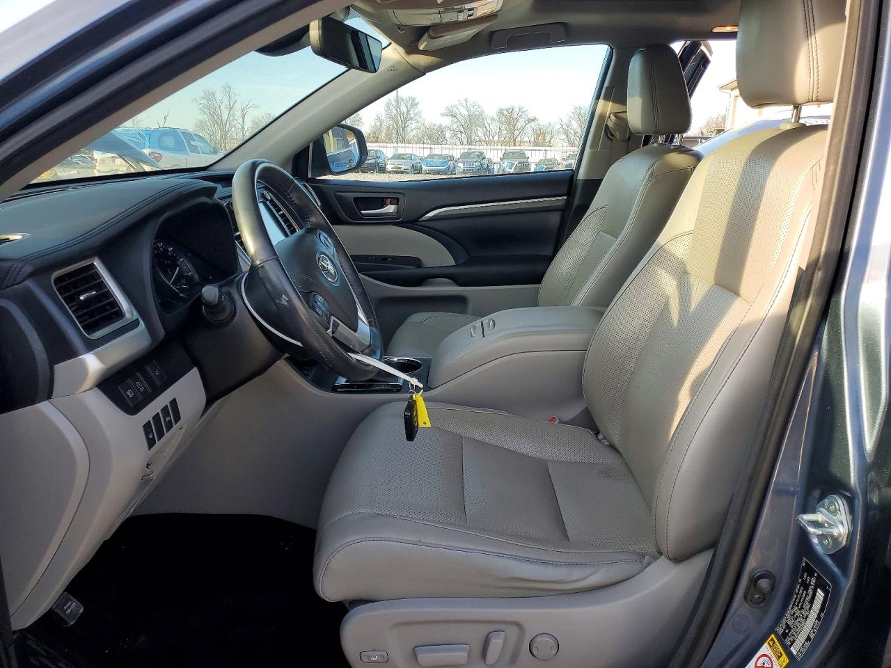 2017 TOYOTA HIGHLANDER LIMITED photo 19