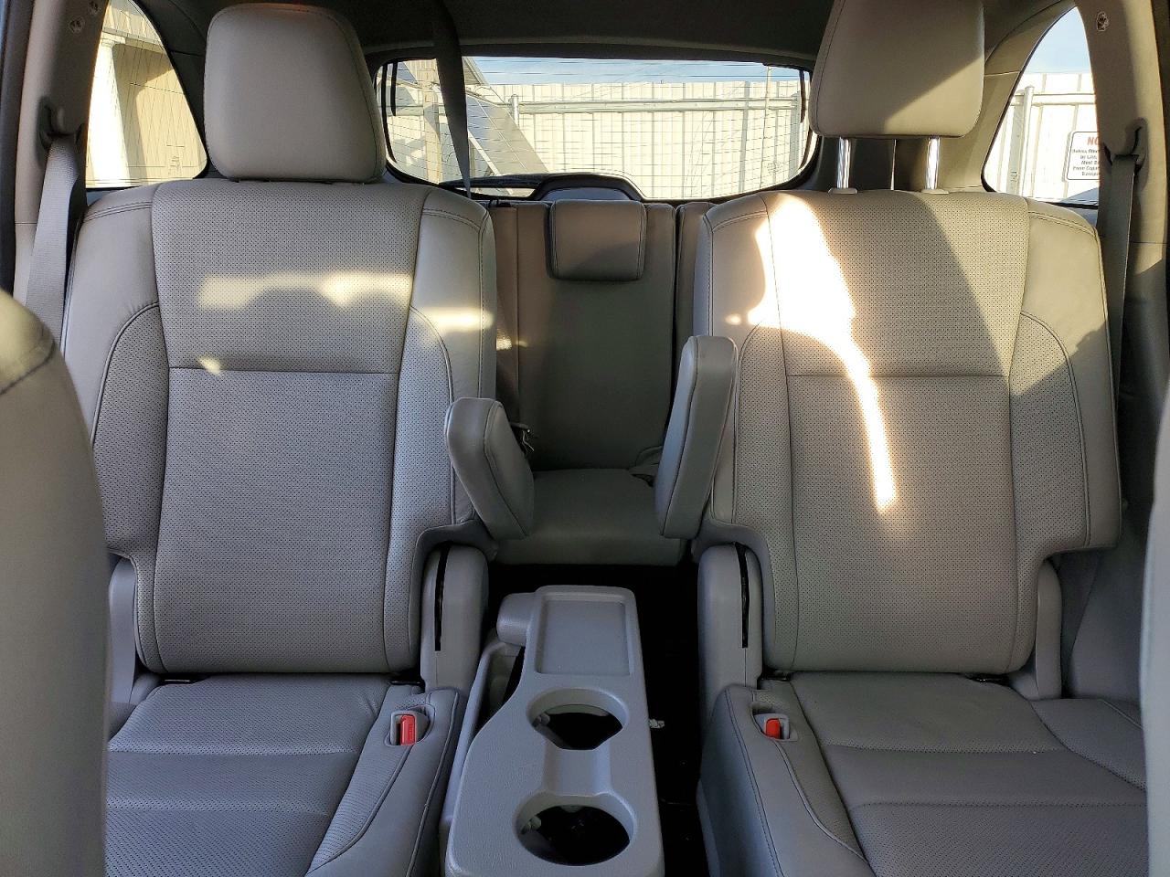 2017 TOYOTA HIGHLANDER LIMITED photo 28