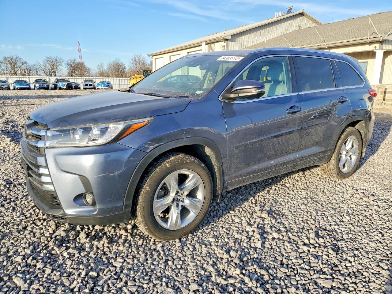 2017 TOYOTA HIGHLANDER