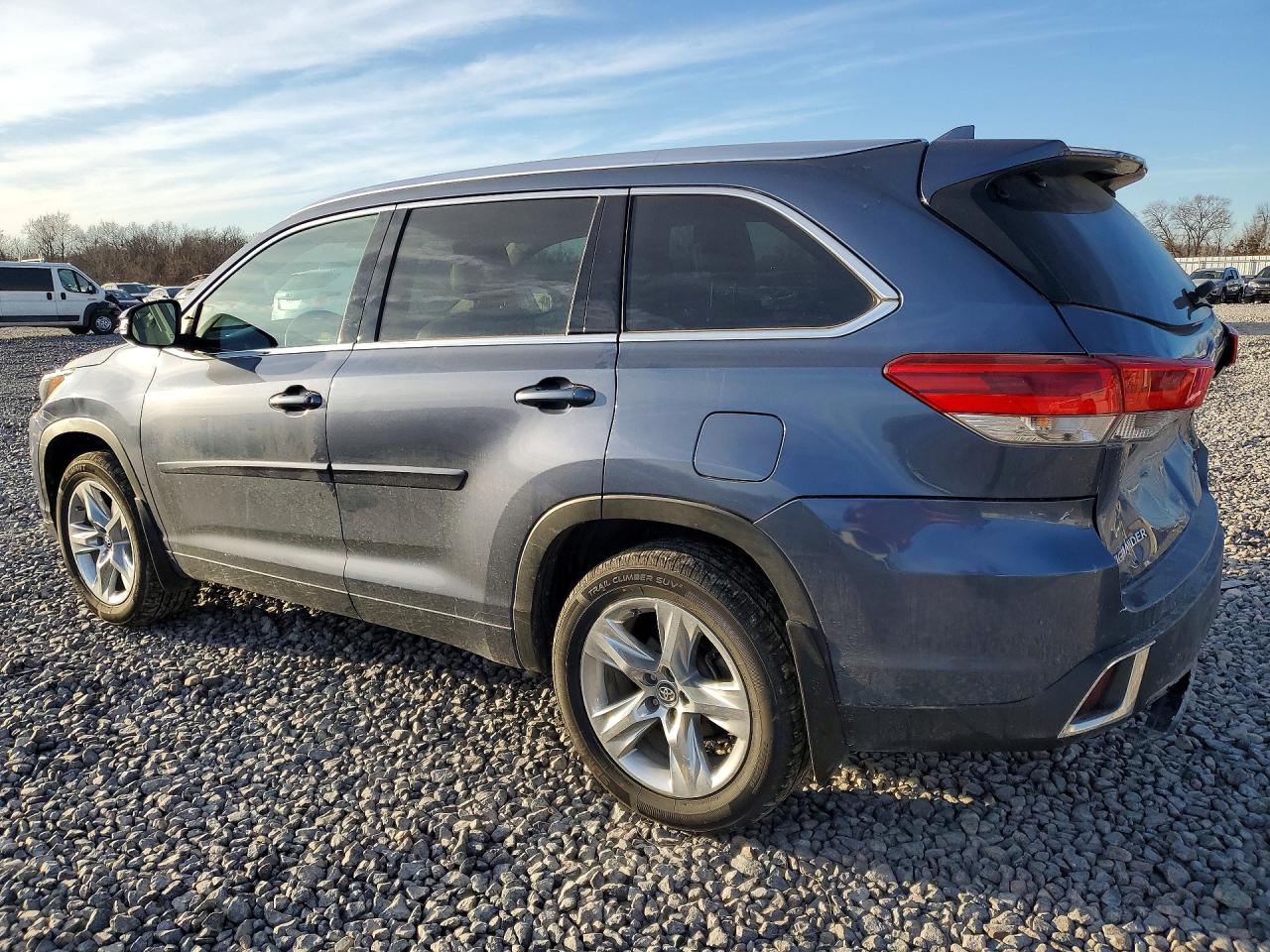 2017 TOYOTA HIGHLANDER LIMITED photo 4