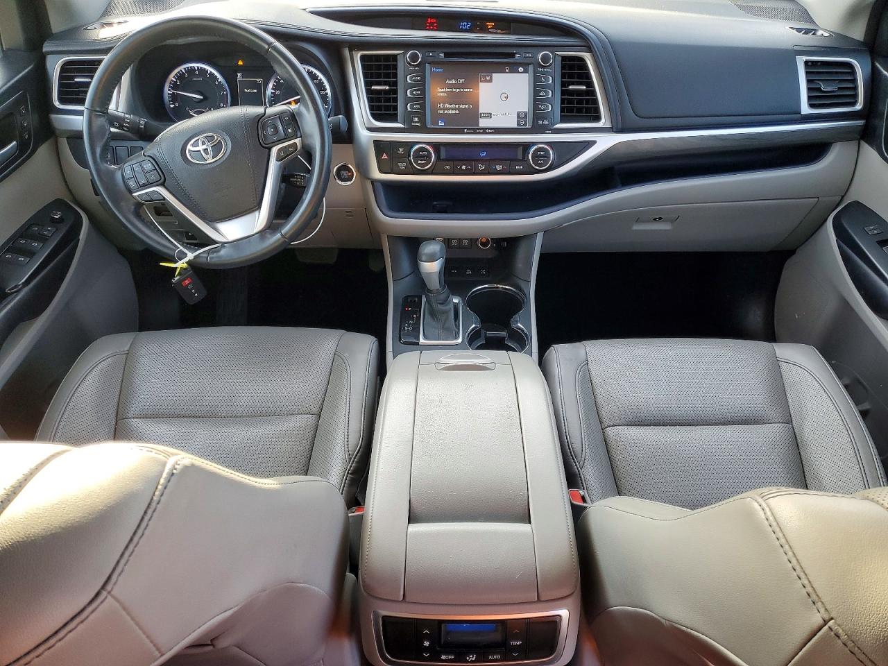 2017 TOYOTA HIGHLANDER LIMITED photo 22