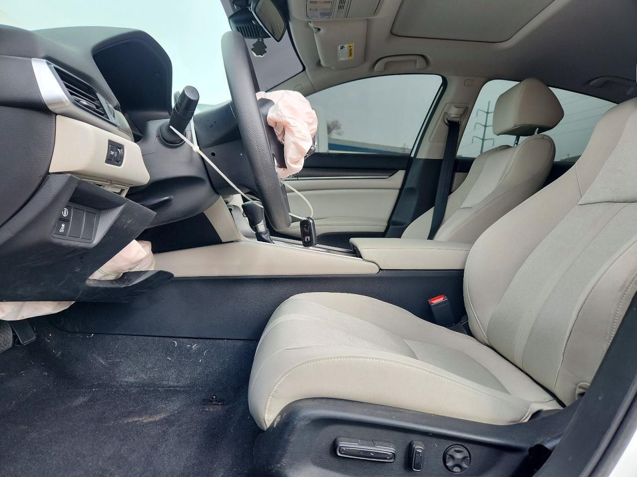 2018 HONDA ACCORD EX photo 19