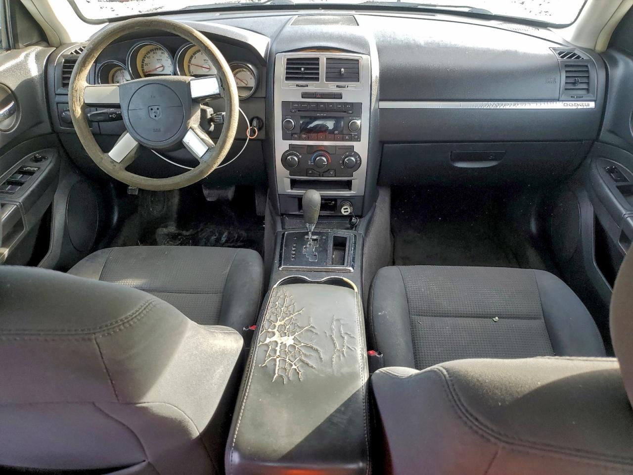 2010 DODGE CHARGER photo 8