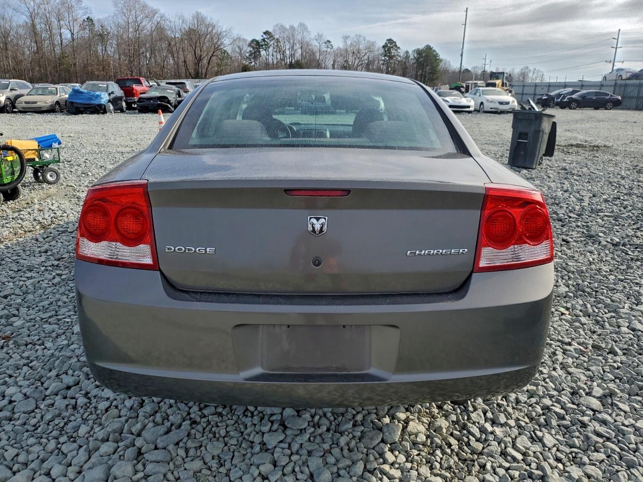 2010 DODGE CHARGER photo 6