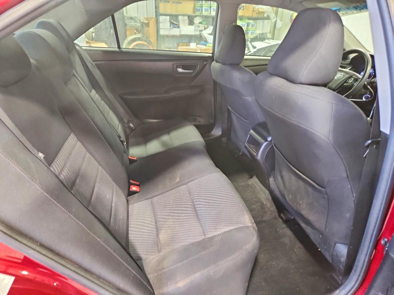 2017 TOYOTA CAMRY LE photo 28