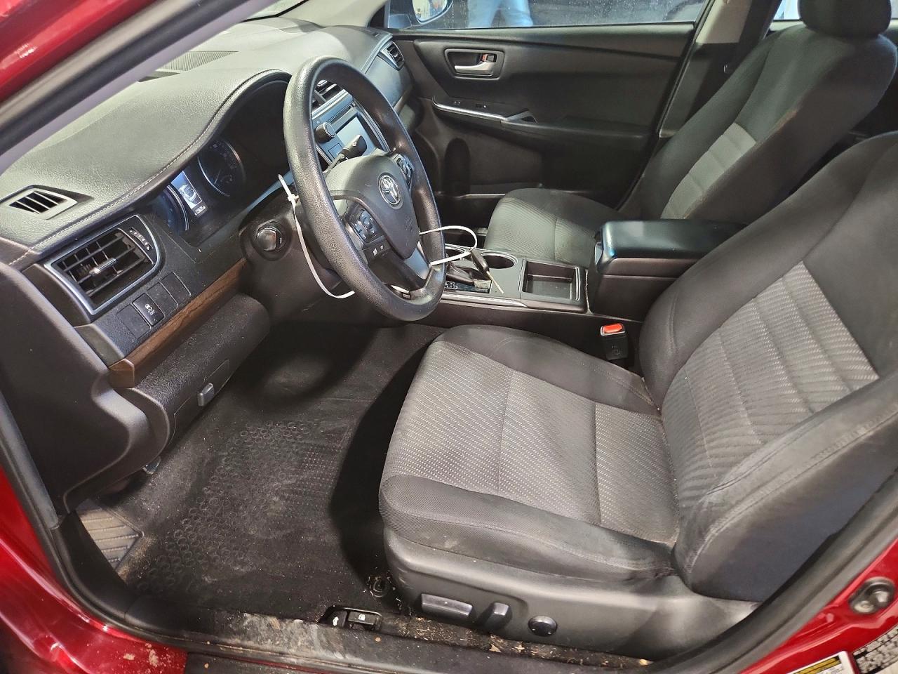 2017 TOYOTA CAMRY LE photo 19
