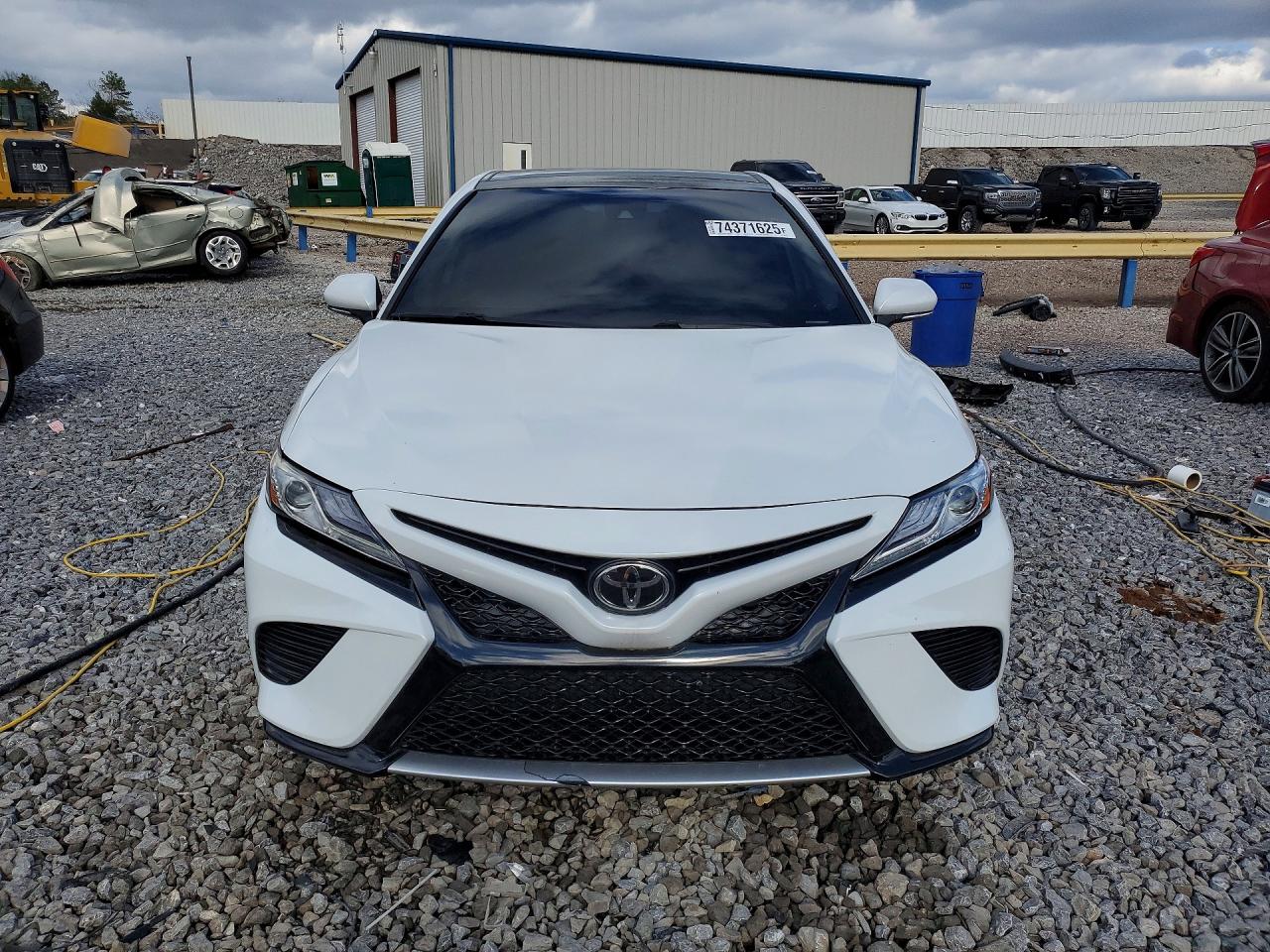 2020 TOYOTA CAMRY XSE photo 13