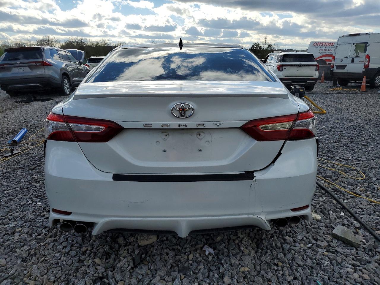 2020 TOYOTA CAMRY XSE photo 16