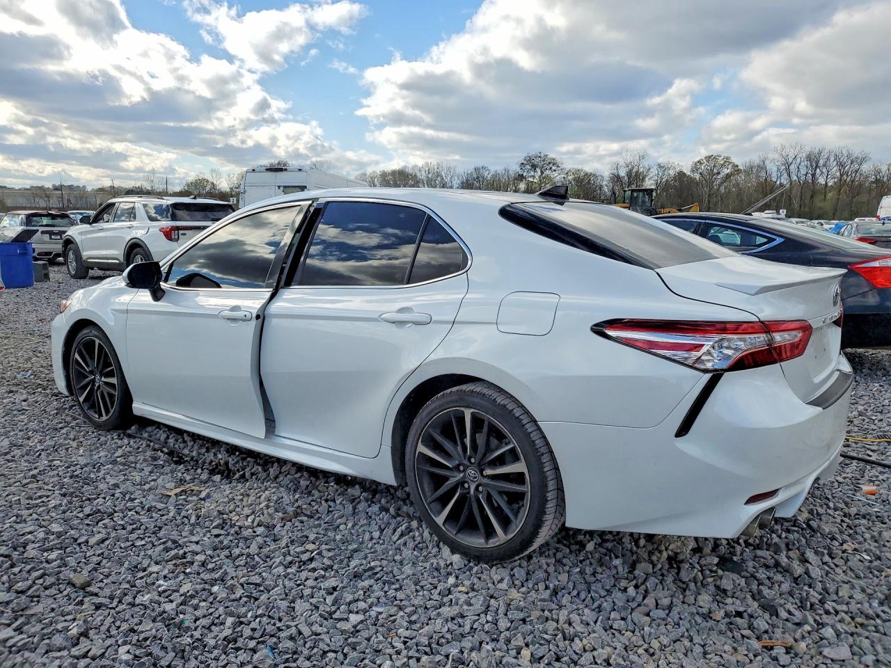 2020 TOYOTA CAMRY XSE photo 4