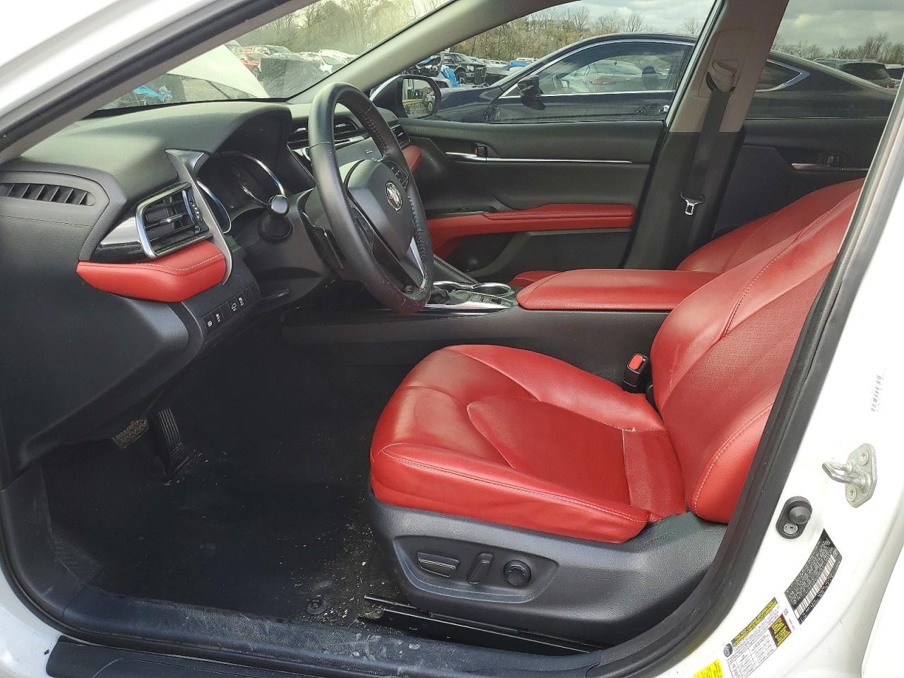 2020 TOYOTA CAMRY XSE photo 19