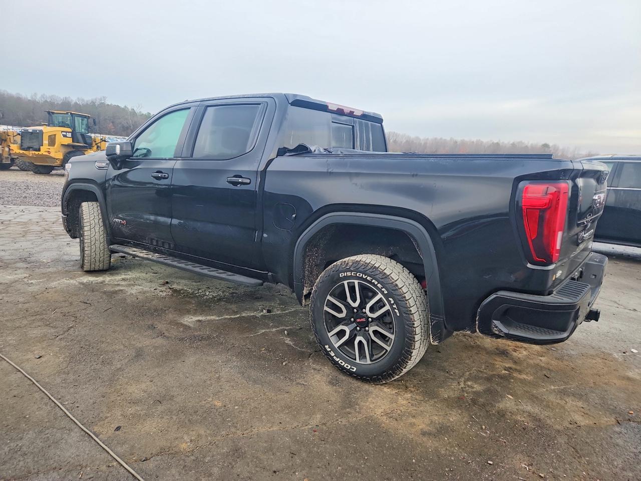 2021 GMC SIERRA K1500 AT4 photo 3