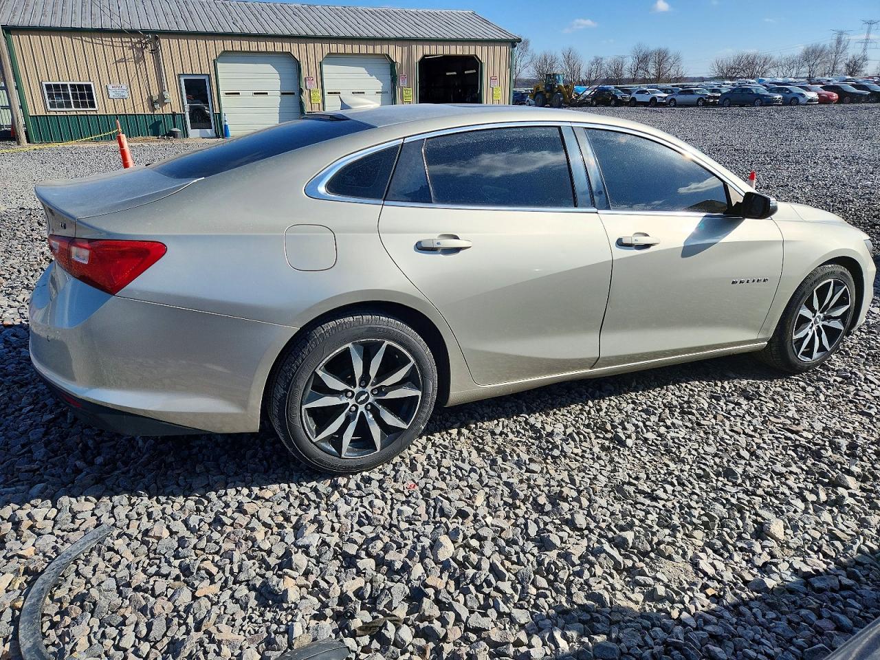 2016 CHEVROLET MALIBU LT photo 3