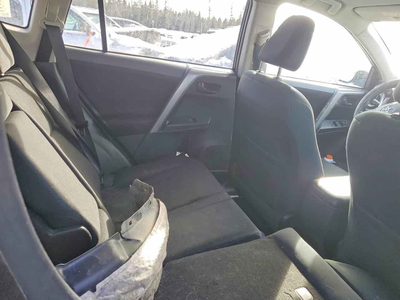 2018 TOYOTA RAV4 LE photo 21