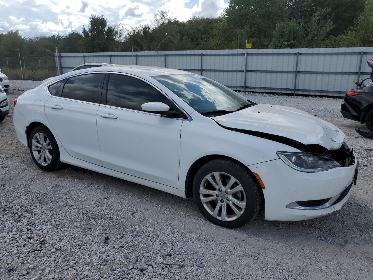 2015 CHRYSLER 200 LIMITED photo 4