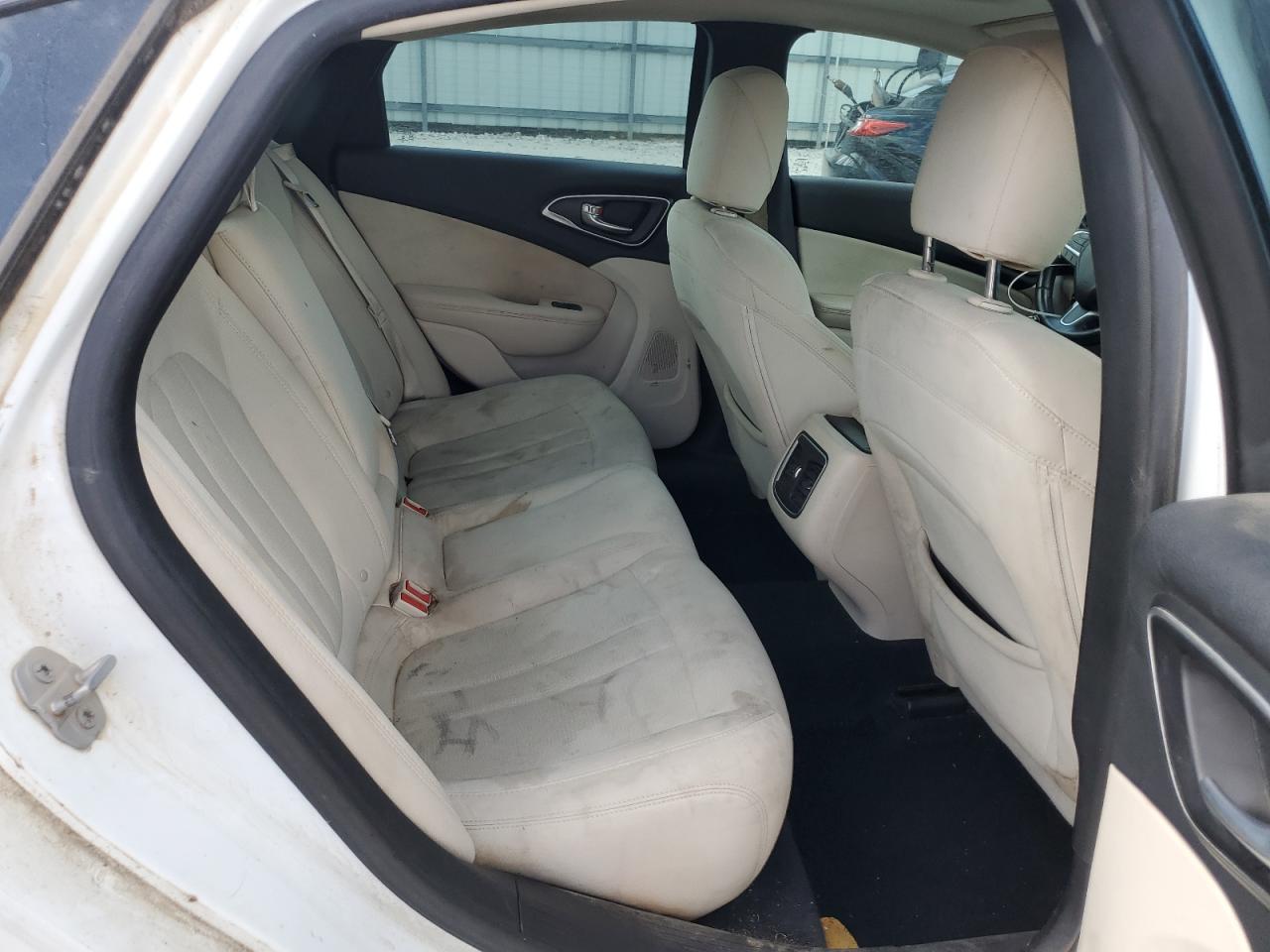 2015 CHRYSLER 200 LIMITED photo 10