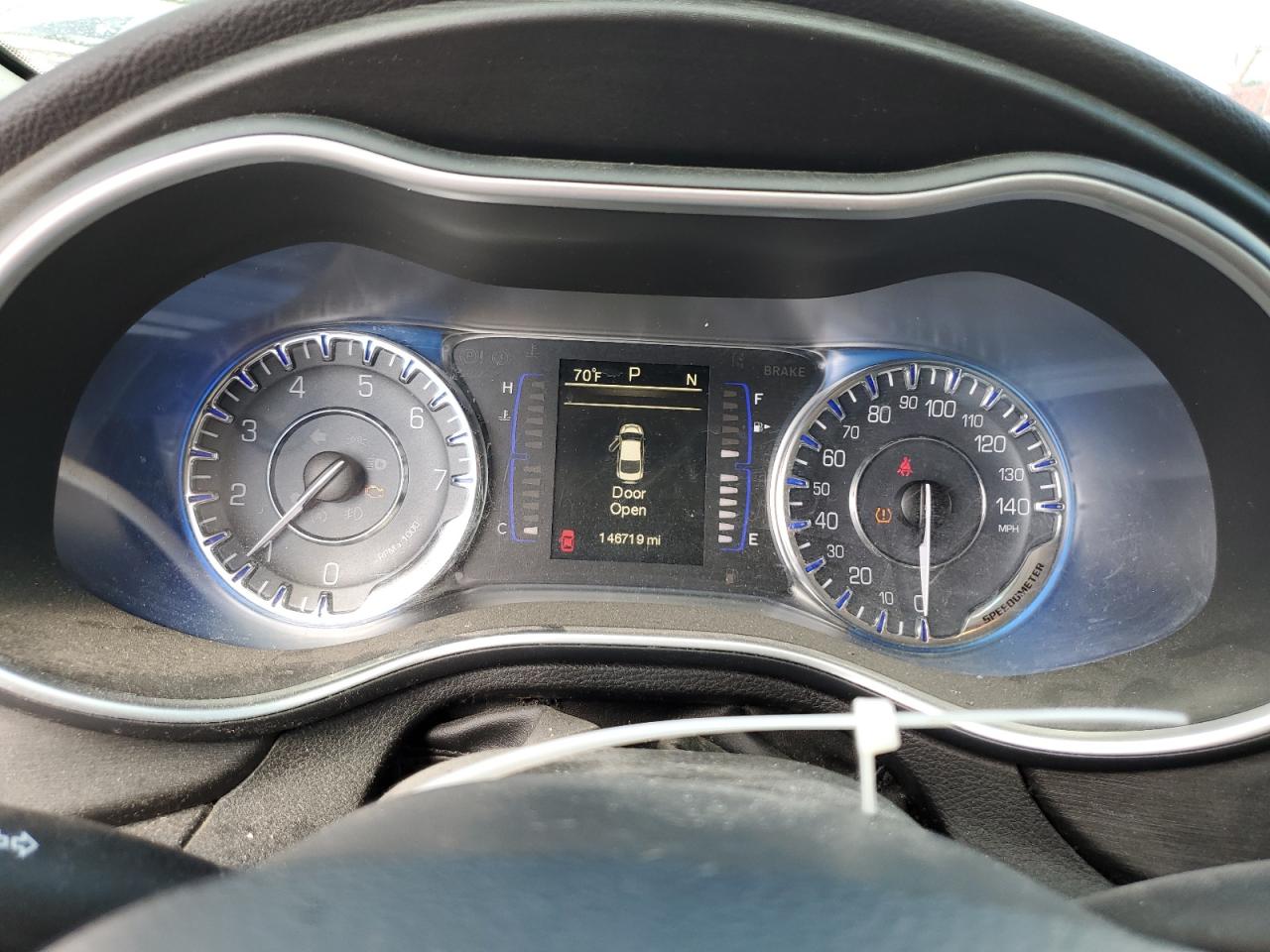 2015 CHRYSLER 200 LIMITED photo 9
