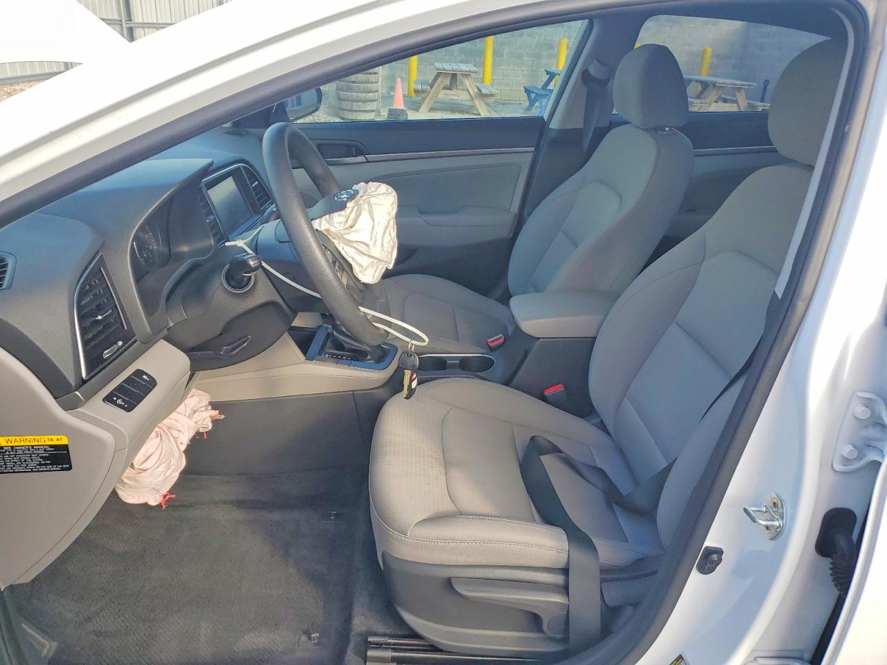 2017 HYUNDAI ELANTRA SE photo 7