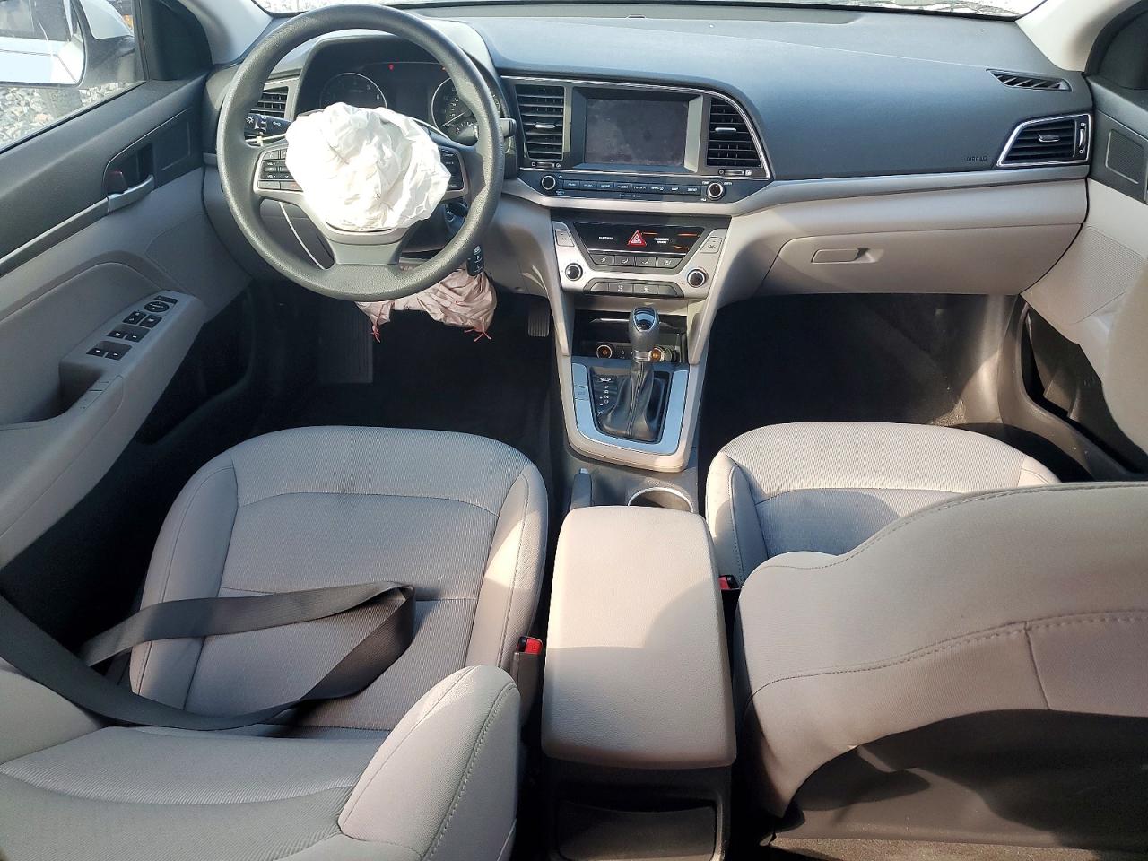 2017 HYUNDAI ELANTRA SE photo 8