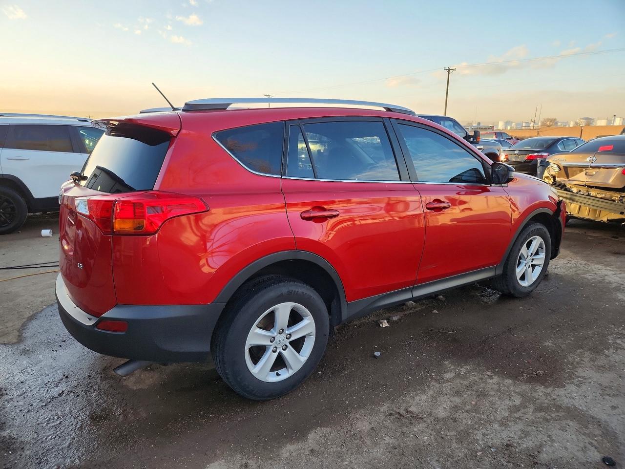 2014 TOYOTA RAV4 LE photo 5