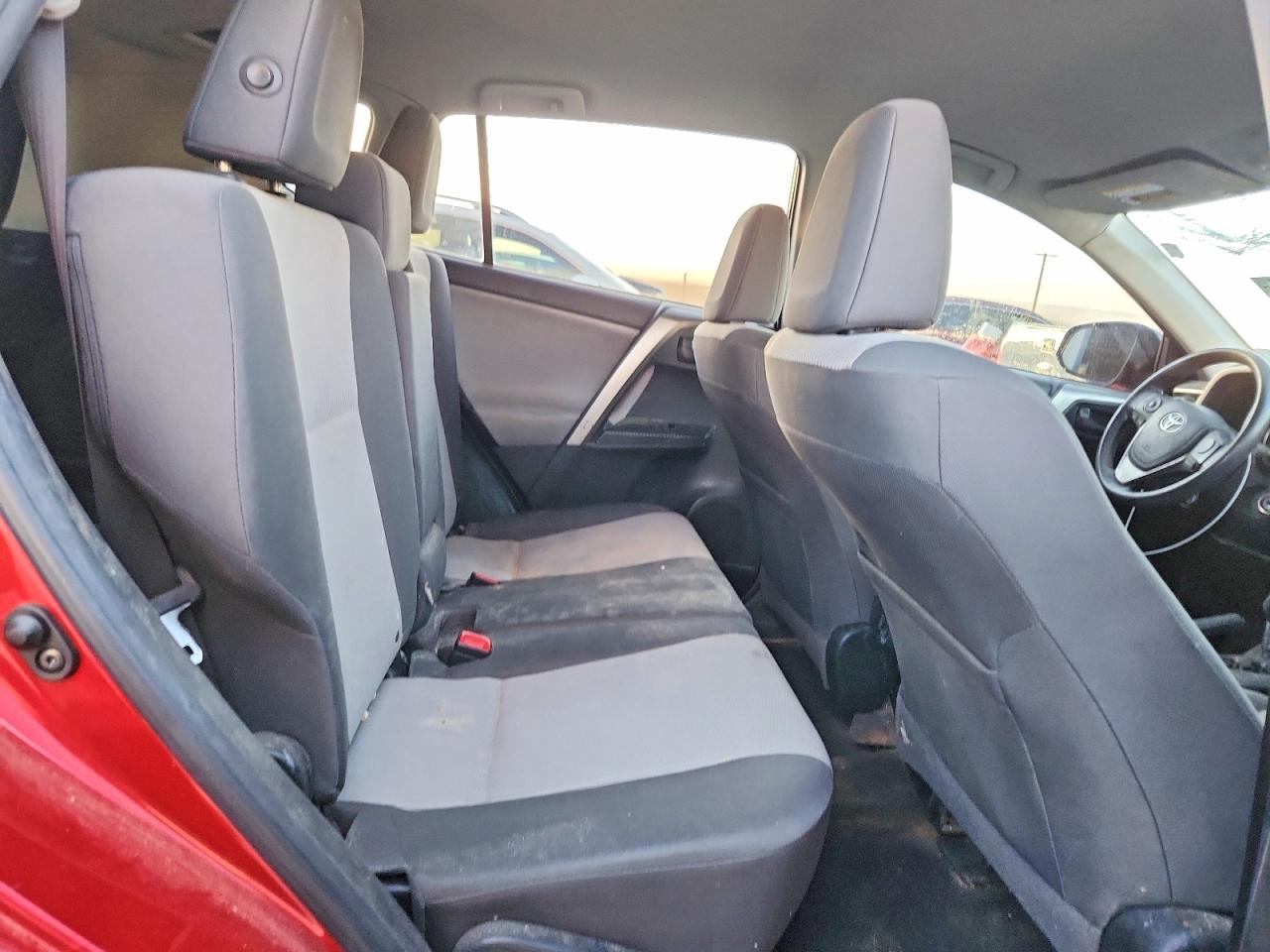 2014 TOYOTA RAV4 LE photo 21