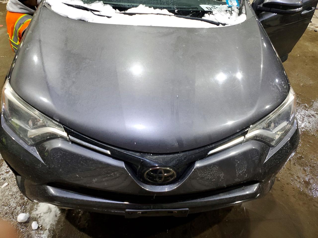 2018 TOYOTA RAV4 XLE photo 34