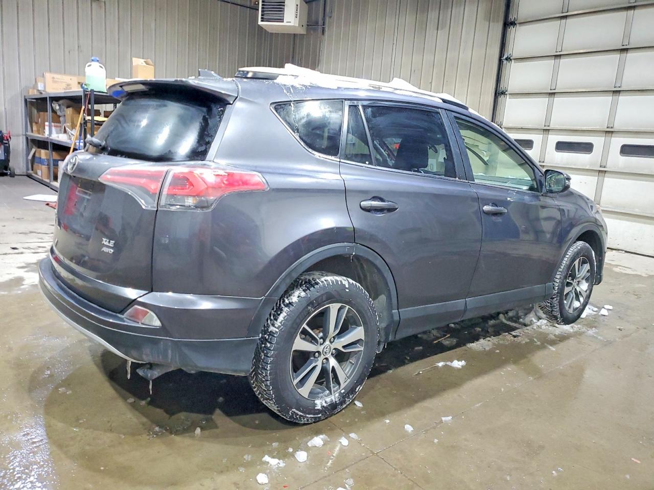 2018 TOYOTA RAV4 XLE photo 7