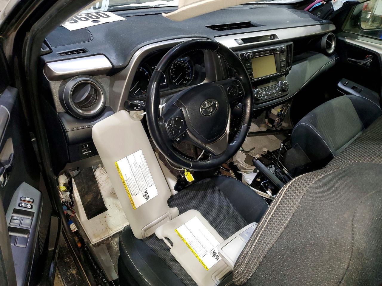 2018 TOYOTA RAV4 XLE photo 22