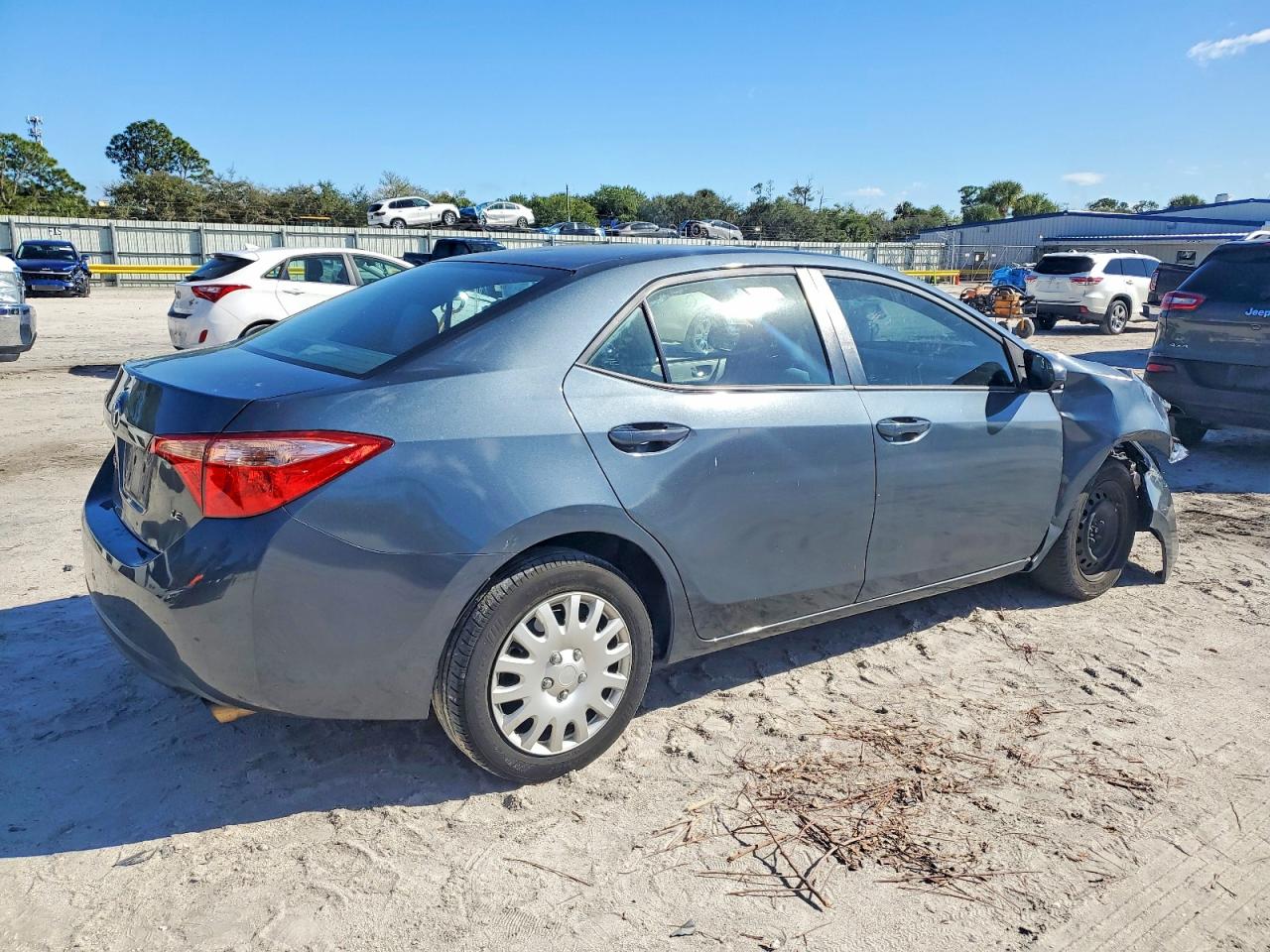 2017 TOYOTA COROLLA L photo 7