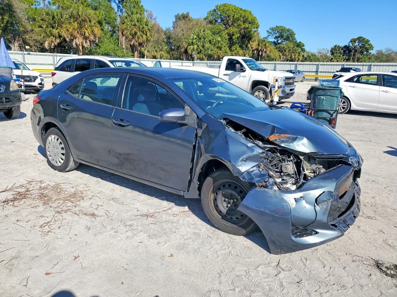 2017 TOYOTA COROLLA L photo 10