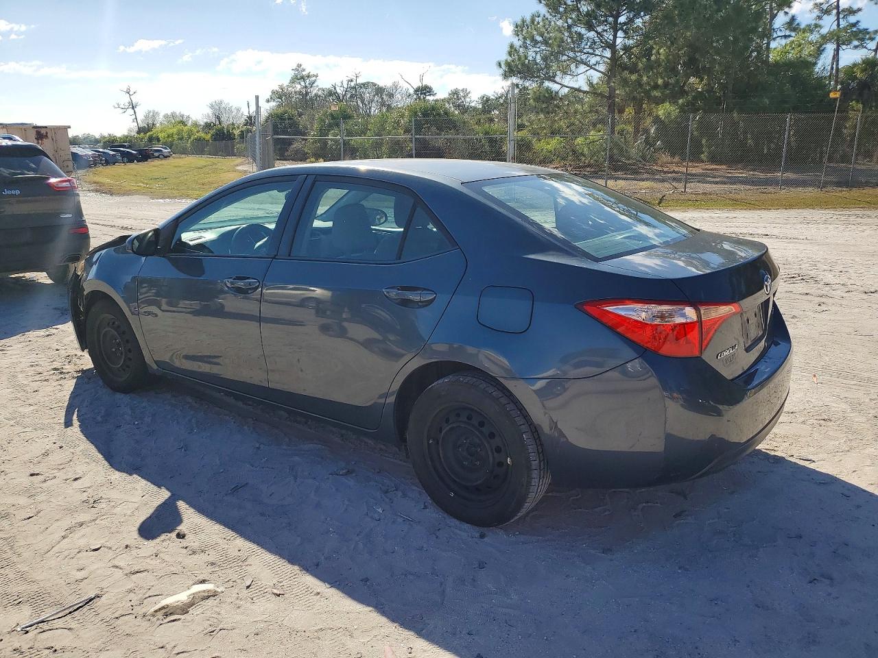 2017 TOYOTA COROLLA L photo 4