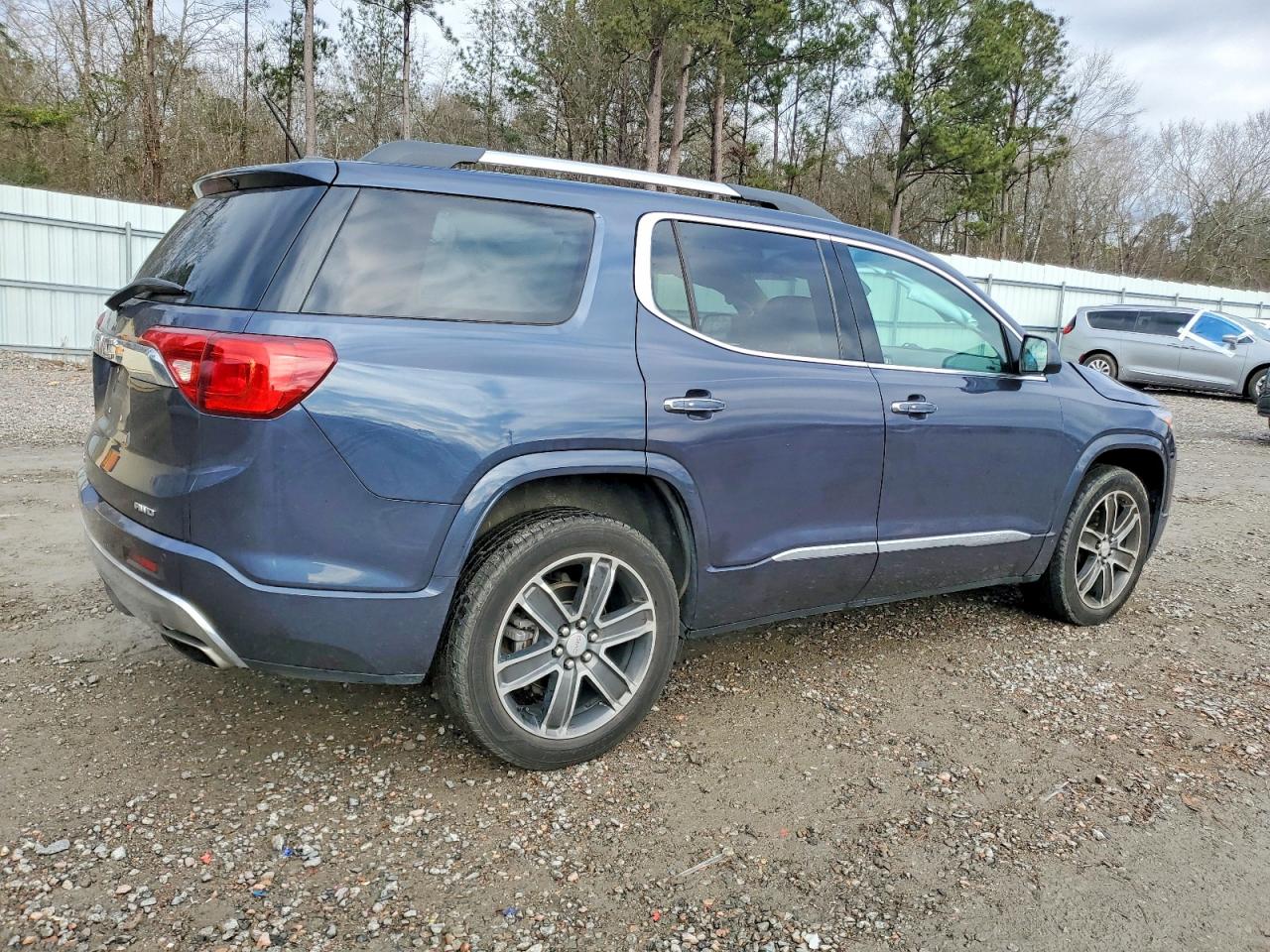 2019 GMC ACADIA DENALI photo 3
