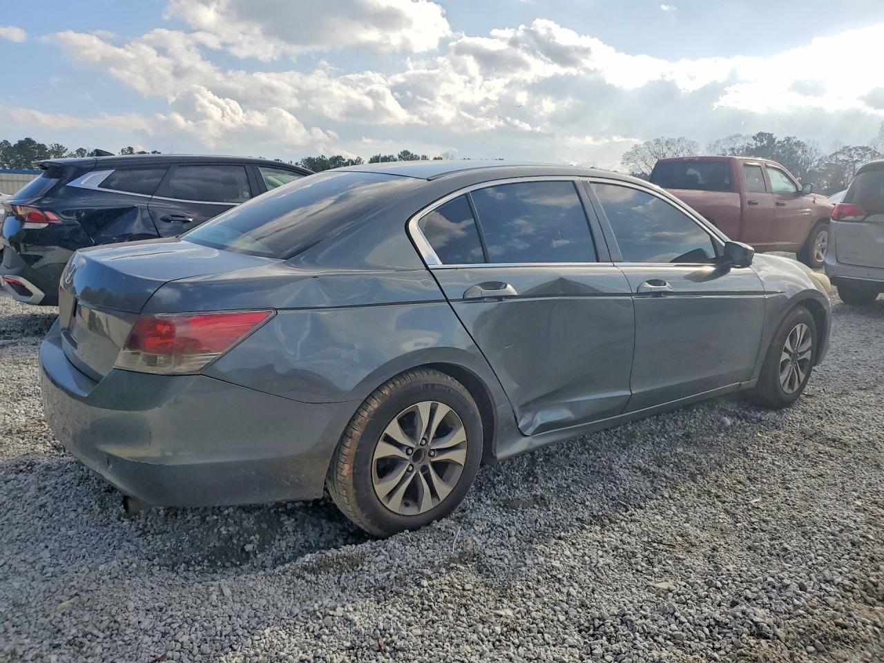 2010 HONDA ACCORD LX photo 3
