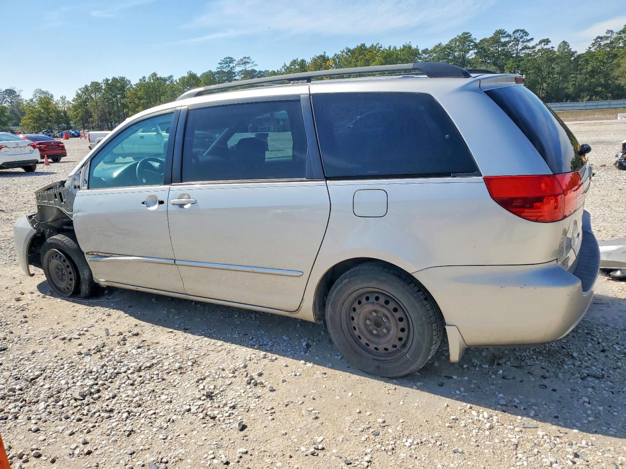 2004 TOYOTA SIENNA LE 7 PASSENGER photo 3