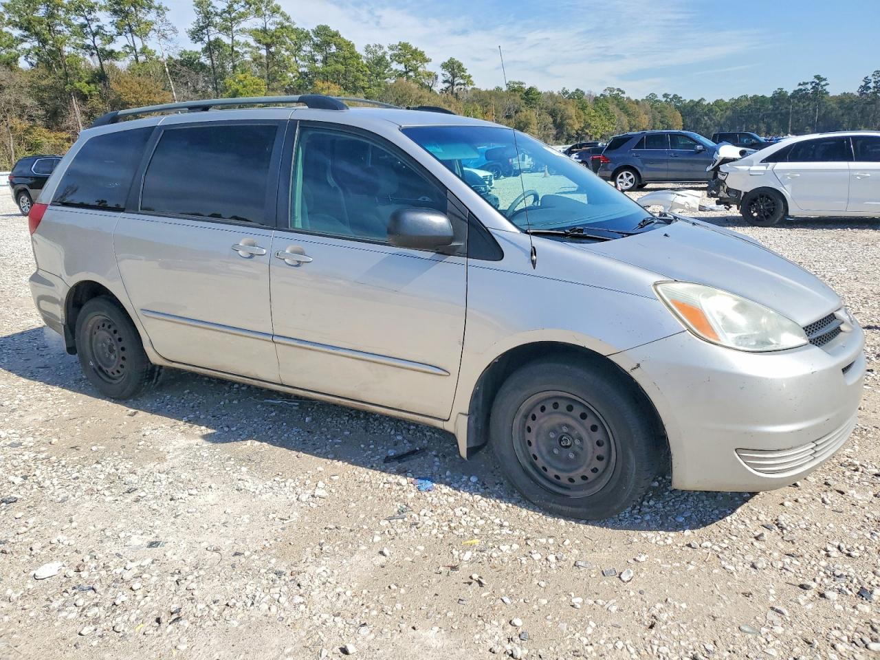 2004 TOYOTA SIENNA LE 7 PASSENGER photo 7