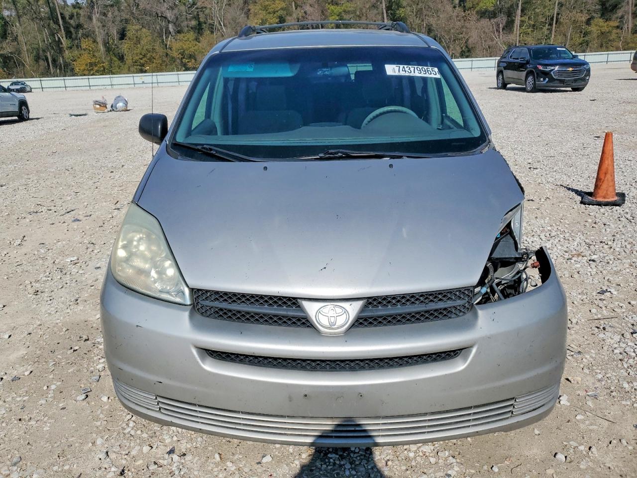 2004 TOYOTA SIENNA LE 7 PASSENGER photo 9