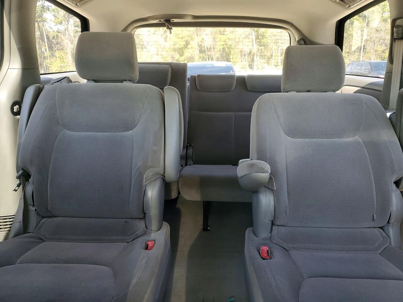 2004 TOYOTA SIENNA LE 7 PASSENGER photo 19