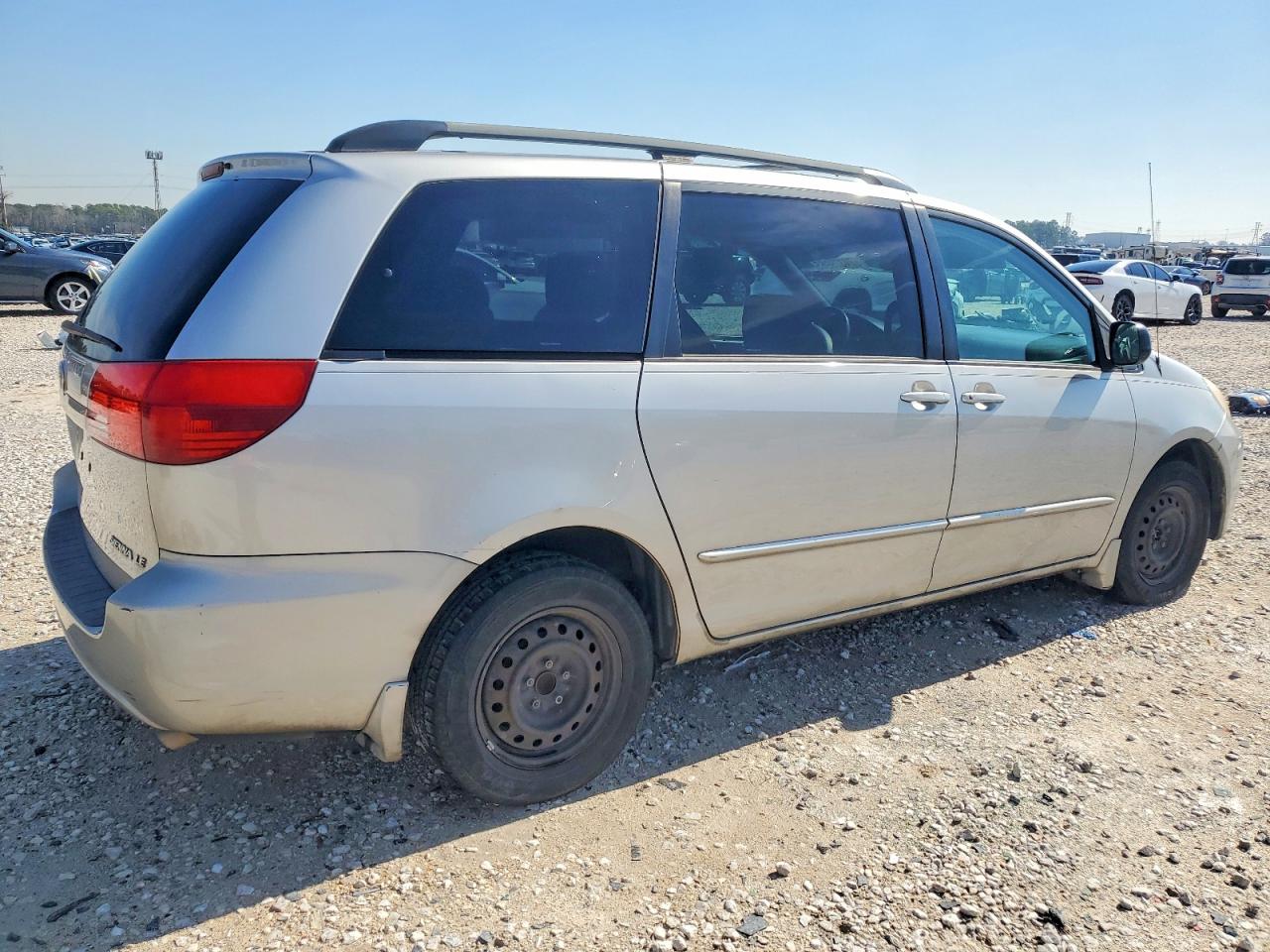 2004 TOYOTA SIENNA LE 7 PASSENGER photo 5