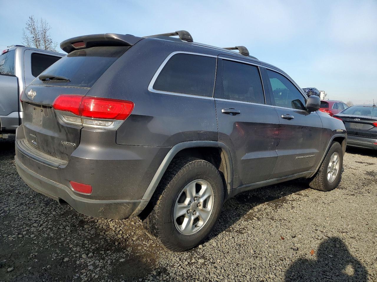 2016 JEEP GRAND CHEROKEE LAREDO photo 3