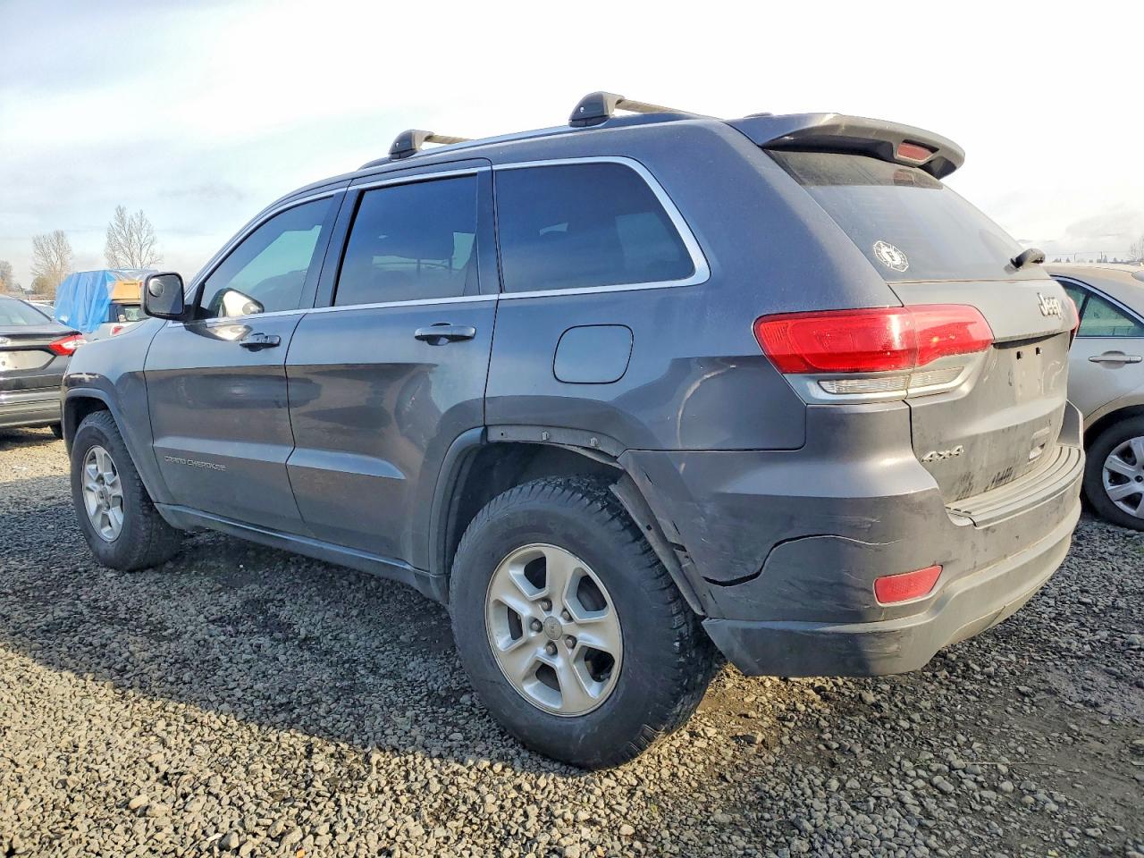 2016 JEEP GRAND CHEROKEE LAREDO photo 2