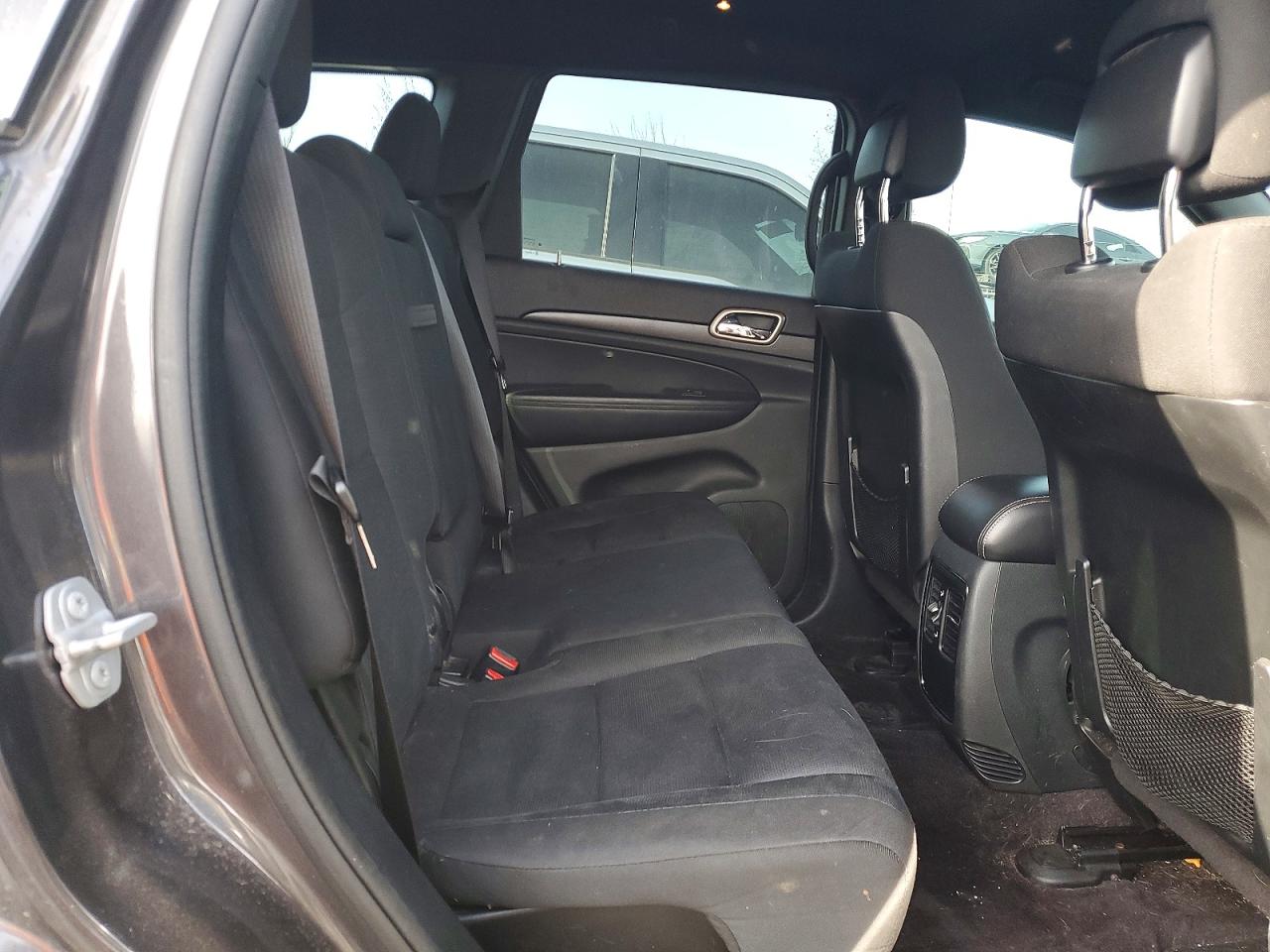 2016 JEEP GRAND CHEROKEE LAREDO photo 11