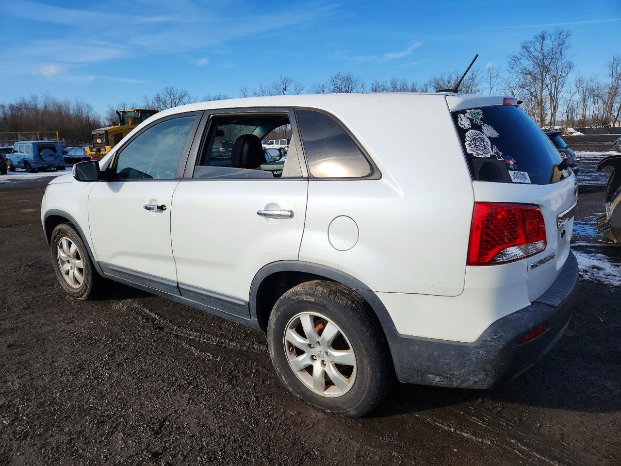 2013 KIA SORENTO LX photo 3