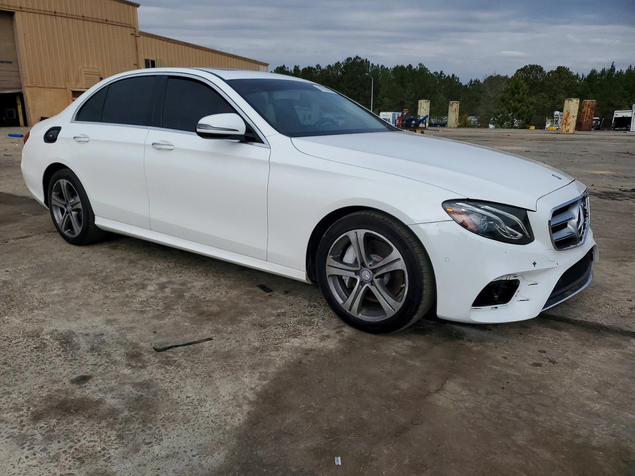 2017 MERCEDES-BENZ E 300 photo 7