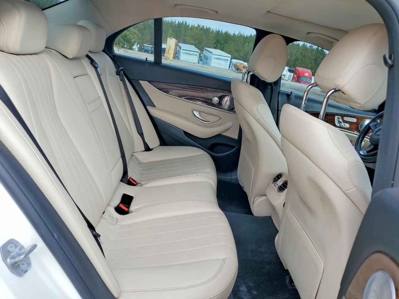 2017 MERCEDES-BENZ E 300 photo 19