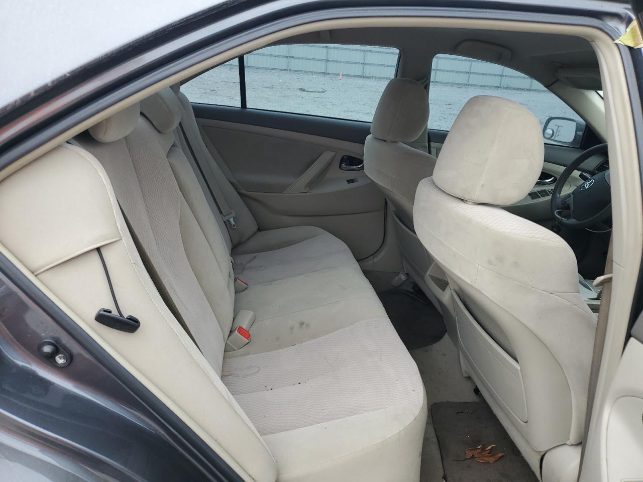 2011 TOYOTA CAMRY BASE photo 10