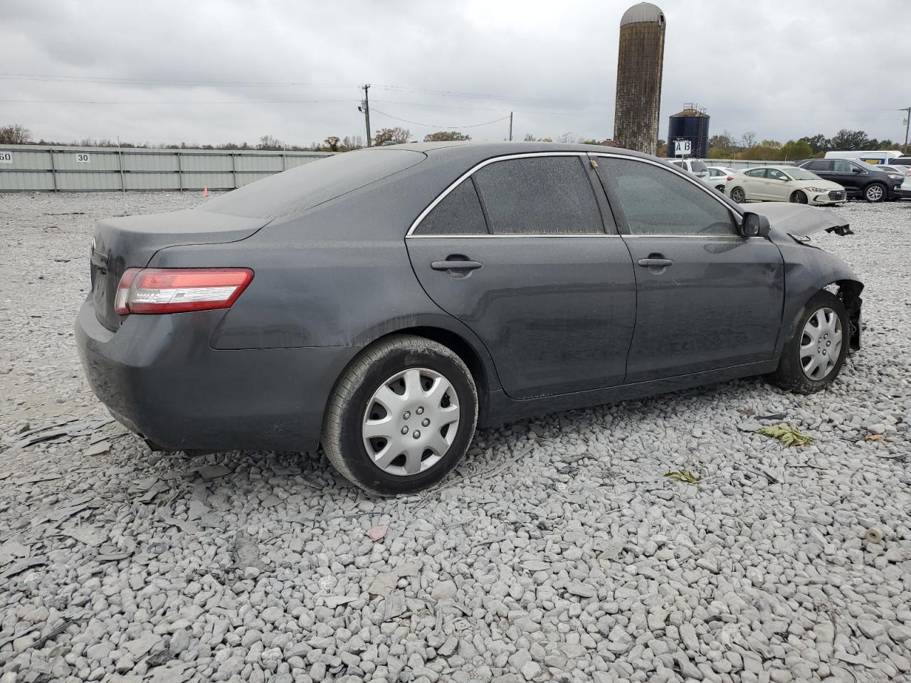 2011 TOYOTA CAMRY BASE photo 3